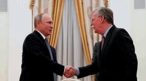 Paris, Trump-Putin toplantısına ev sahipliği yapacak