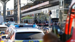 Köln merkez tren istasyonunda rehine krizi