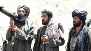 Taliban, öğrencileri seçim merkezlerine yaklaşmamaları hususunda uyardı