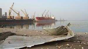 Yemen ordusu Hudeyde Limanı’na yaklaştı