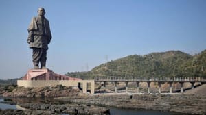 Dünyanın en büyük heykeli Hindistan’da açıldı