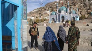 Taliban, Afganistan’ın kuzeyinde önemli bir üssü ele geçirdi