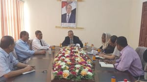 Husiler Yemenli öğretmenlerin maaşlarını gasp ediyor