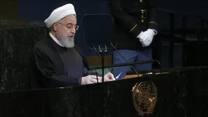 Ruhani: Müzakere masasına dönün ve yaptırım uygulamayın