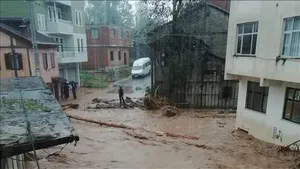 Trabzon’da şiddetli sağanak, Rize’de hortum