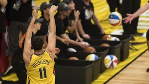 Warriors kazandı, Thompson rekor kırdı
