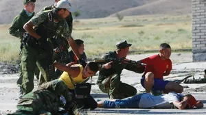 Özbekistan, Suriye’den dönen DEAŞ’lı vatandaşlarını tutukladı