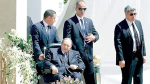 Cezayir Cumhurbaşkanı Abdulaziz Buteflika’nın meclisi feshetmesi bekleniyor
