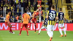 Derbide ilk gole dikkat