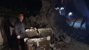 Endonezya bir kez daha sallandı