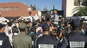 Faslı öğrenciler hükümetin yaz saati kararına tepkili