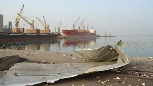 Yemen ordusu Hudeyde Limanı’na yaklaştı
